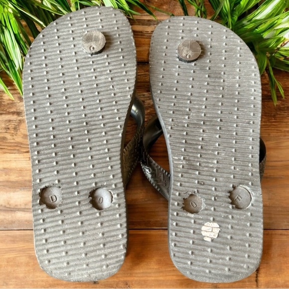 HAVAIANAS Kids Black Flip Flops Size: 10C - 25-26 - Picture 5 of 8